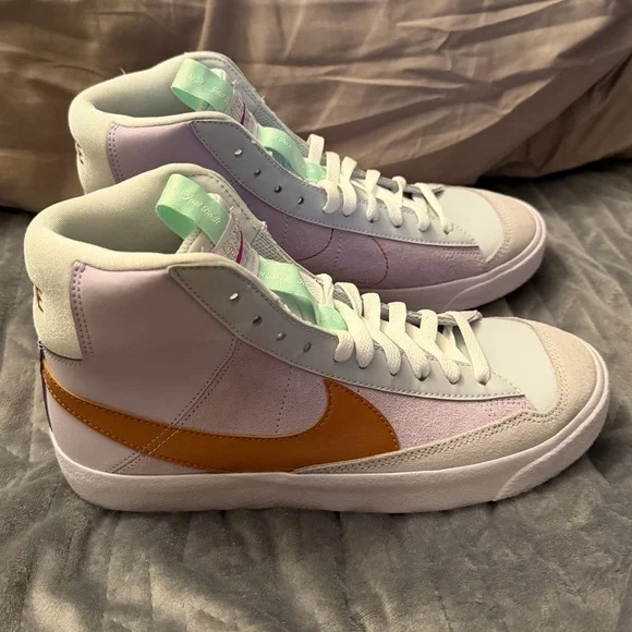 Nike
Blazer 77 SE
‘Dance bare grape’
Brand new - Picture 2 of 11
